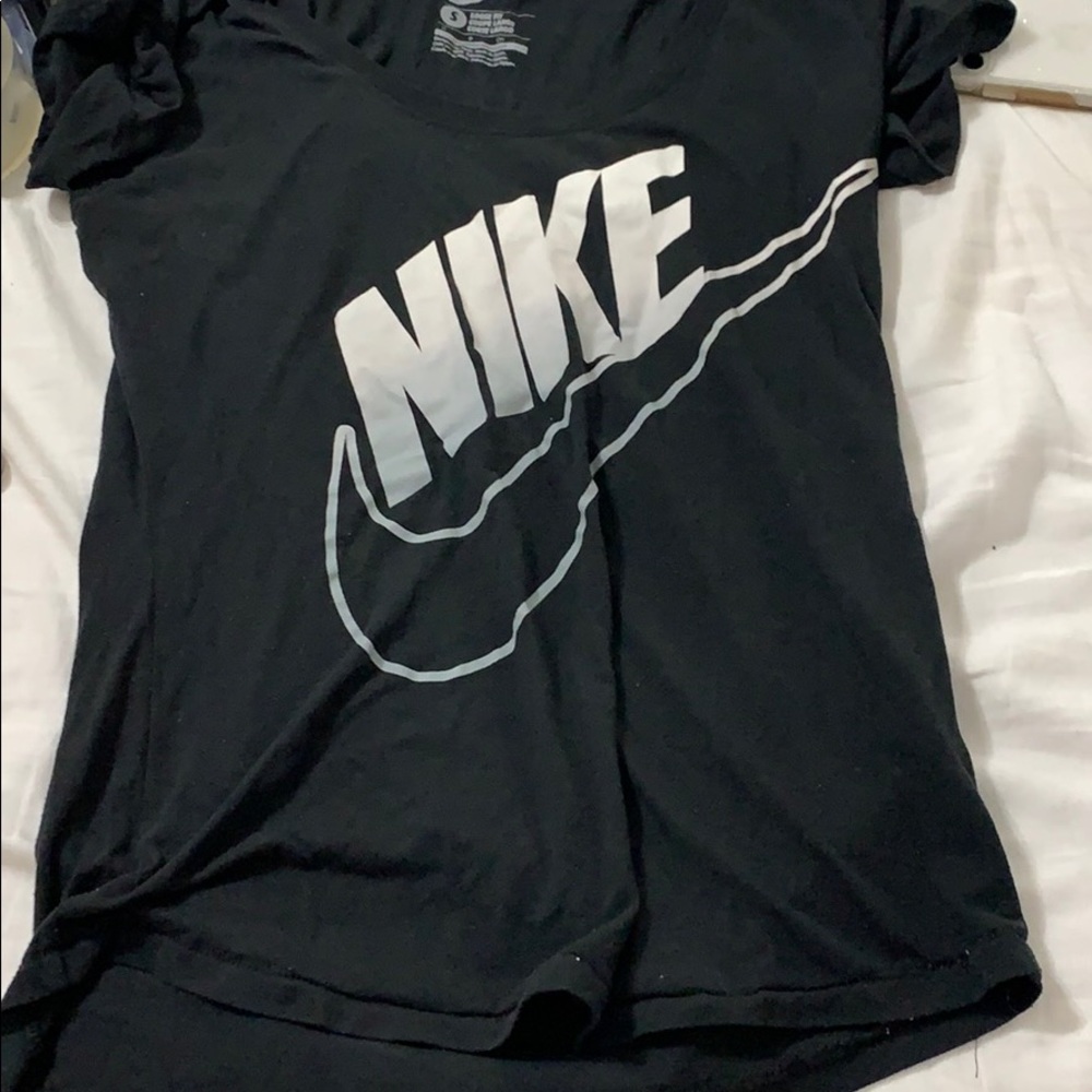 Small Nike black shirt